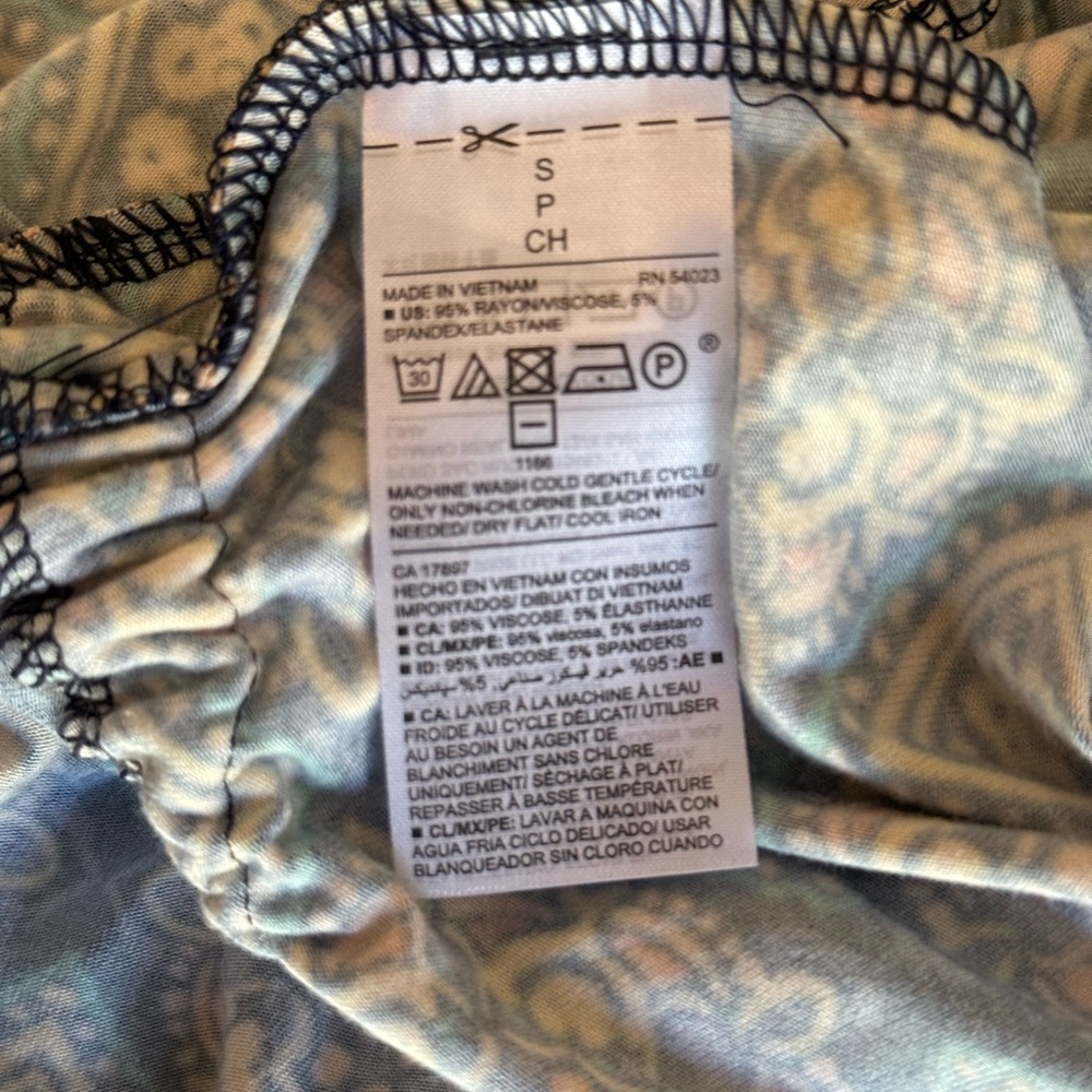 Old Navy NWOT Colorful Geometric Print Romper Size Small - Picture 11 of 12